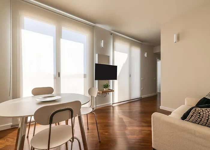 Penthouse Center
